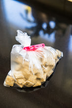 Load image into Gallery viewer, 20 Trio Grip Cloths Pegs

