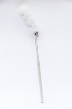 Load image into Gallery viewer, Extendable Microfibre Dusting Magnet
